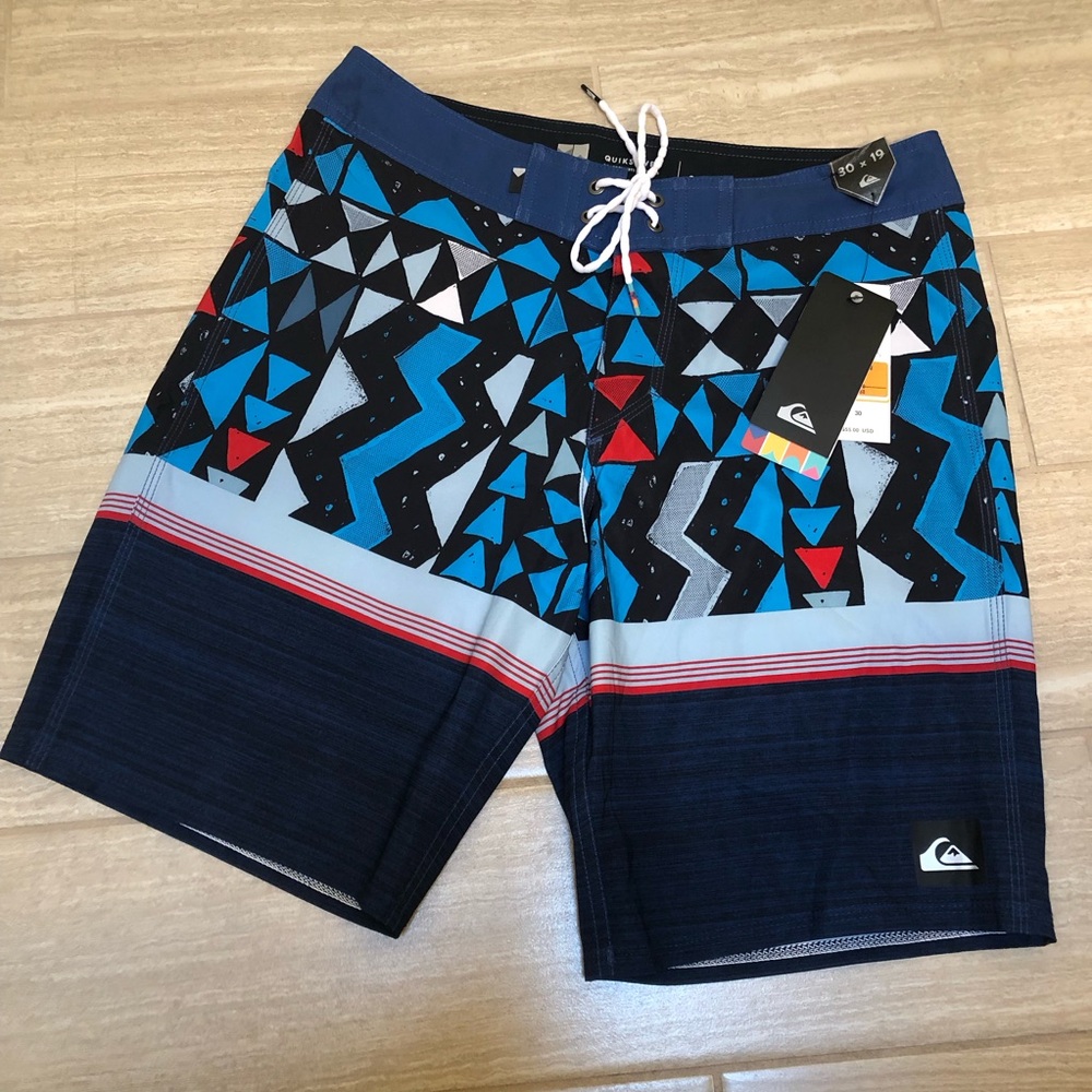 Quiksilver Men's Abstract Hybrid Shorts - Blue and Red Size 30